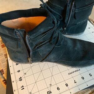 UGG Women’s 11 Black Suede Boots